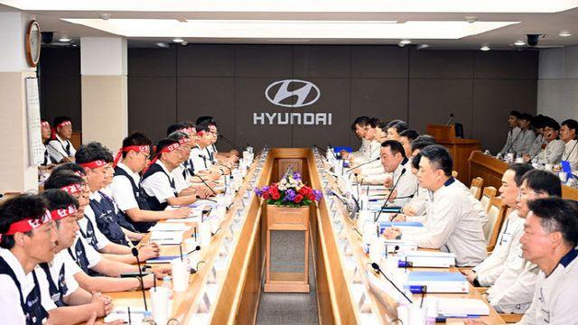 재파업 vs 잠정합의 가른다…현대차 노사, 파업 후 첫 교섭