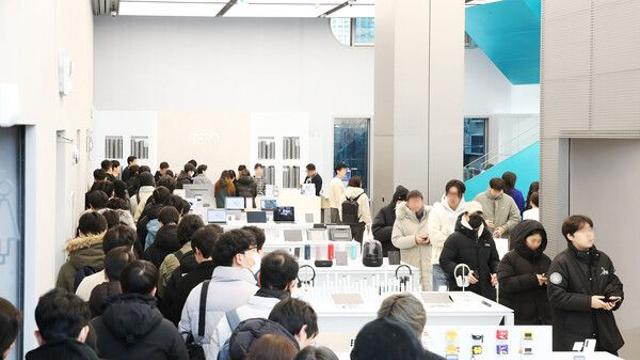 '누가 아재폰이래?' 삼성전자 갤럭시 시리즈 1030 제대로 저격 