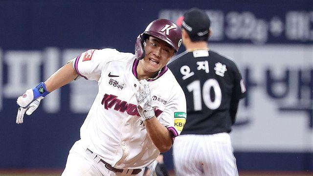 프로야구 최하위 키움, 1위 LG 맹폭…12안타 11득점