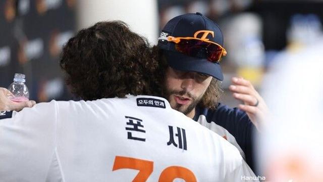 이글스 역사상 이런 외국인 듀오는 없었다…와이스·폰세 최초로 30승 합작