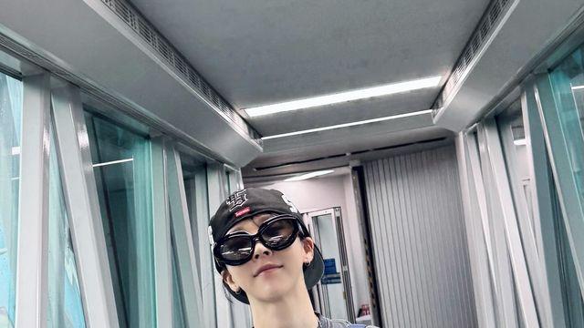 문스타 문별, 공항에서 뿜어낸 스트리트 무드