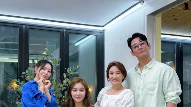 뮤지컬 마리 퀴리, 옥주현 '4인용 식탁'서 진심