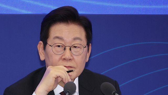 대통령실 '美 석방지연' 촉각…李대통령, 행사 중 쪽지 보고받아
