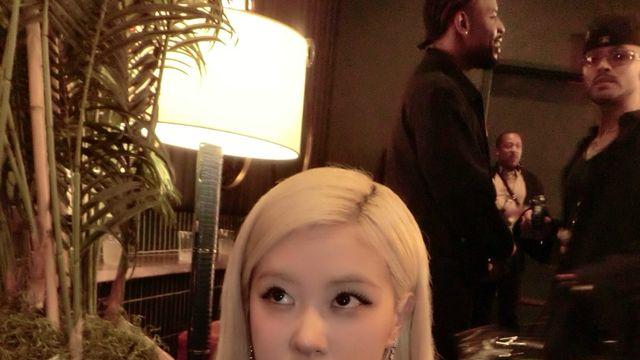 로제, 골드 드레스와 함께 빛난 VMAs 애프터파티 순간