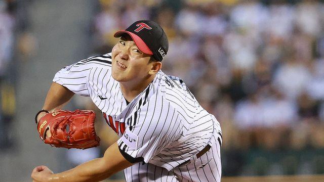 LG, 두산에 역전승 '매직넘버 11'…선발투수 4명 모두 10승 이상