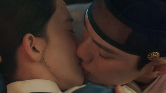 4회 만에 찐한 ‘키스신’ 그려낸 화제의 드라마…시청률 13.6% 초대박