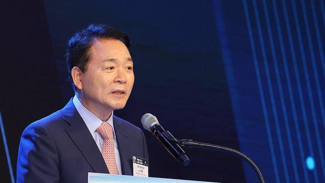 국회 행사서 국민의힘 성일종 의원 폭행한 70대 여성 체포
