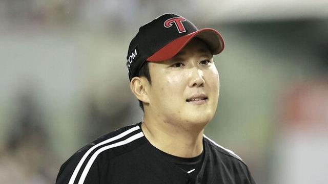 '31년만 선발 10승 4명' LG, 매직넘버 '11'…'5실책' 롯데 5연패(종합)