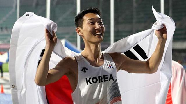 '스마일 점퍼' 우상혁 금빛 점프…도쿄 세계육상선수권 개막