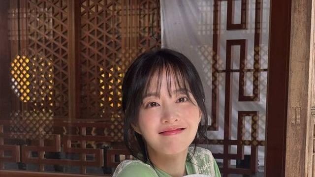 박보영, 광고 촬영 중에도 애교 폭발…해맑은 미소