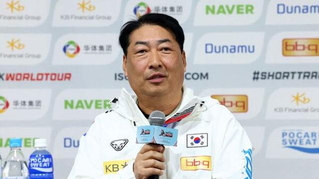 윤재명 쇼트트랙 대표팀 감독, 다시 사령탑 복귀…빙상연맹 이사회 의결