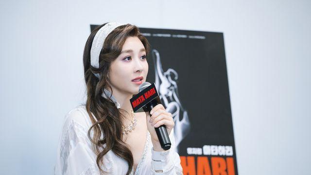 옥주현 기획사 미등록 운영 논란…