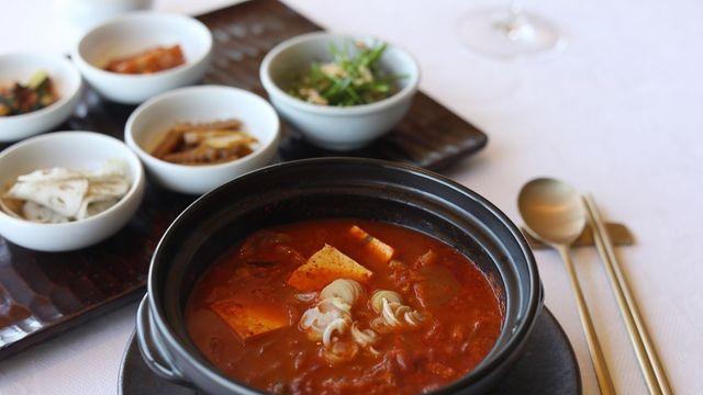 롯데호텔, 김치사업 확장…가정간편식 늘리고 내년에 수출도