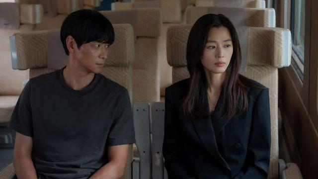 '북극성' 전지현, 강동원 손 잡았다…박해준 피격→대통령 출마