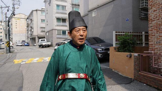 ‘내시 전문 배우’ 이원석 근황…무대는 드라마에서 요양병원으로?