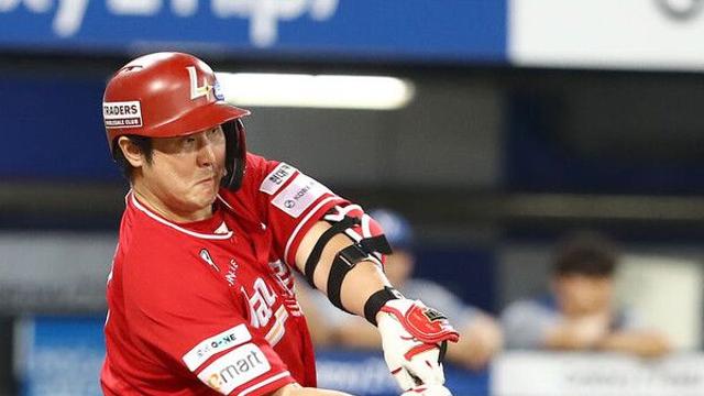또 하나의 이정표 세운 SSG 최정, KBO 최초 10시즌 연속 20홈런(종합)