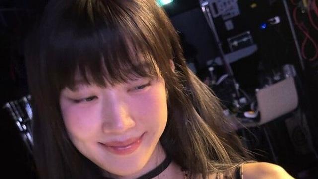 문가영, 호피무늬 민소매로 ‘시크한 매력’ 발산…잘록한 허리라인 눈길