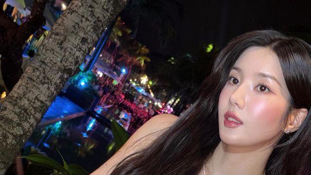 권은비, 발리의 밤을 수놓은 크롭탑 스타일