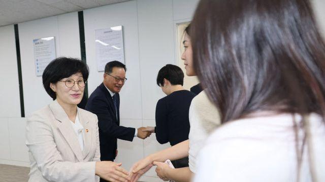 원민경 장관 