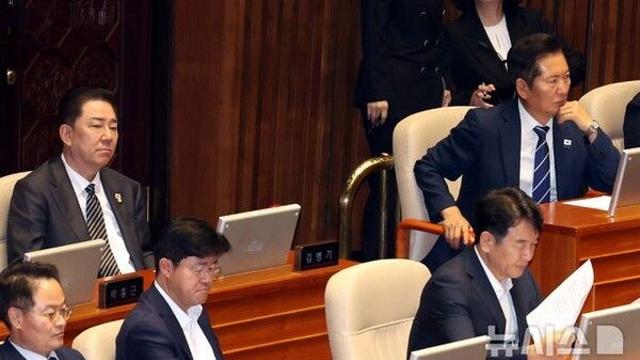 정청래·김병기 특검법 합의 파기 놓고 충돌…여당 투톱 파열음에 우려