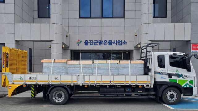 울진군, 극심한 가뭄 강릉에 식수 2천500병 지원