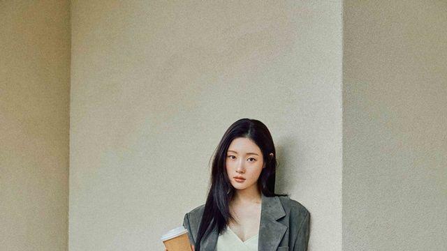 온앤온, 정채연과 가을 화보 공개…시티 클래식 스타일
