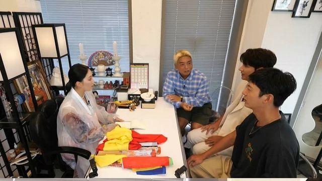 뭉쳐야 찬다4, 무속인 찾아 승리 기원…돌직구에 폭소