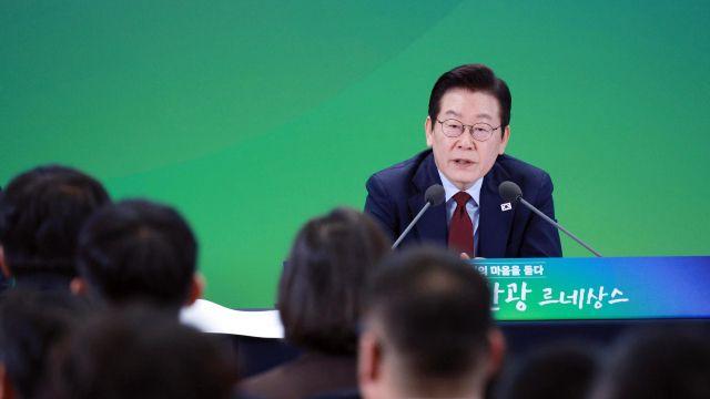 관세협상 서명 미룬 李대통령, 