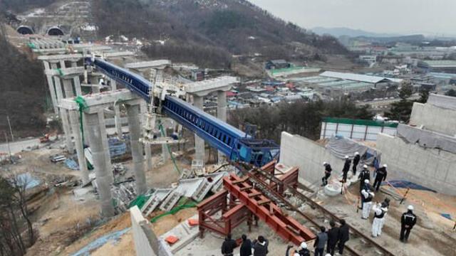 <웹>‘안성 교량 붕괴’ 현대엔지니어링, 장헌산업 소속 현장소장 구속