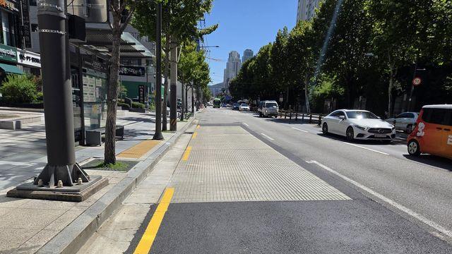 포트홀 막는다…강남구, 버스정류장 7곳에 고강성 콘크리트 포장