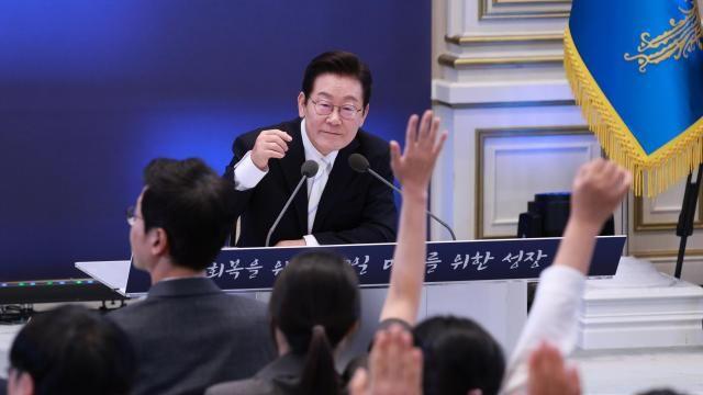 90분 계획했는데 152분…李 100일 회견 