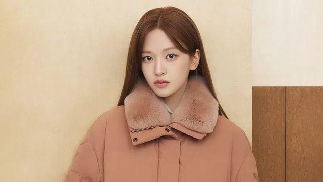 장원영이 워낙 압도적이라 그렇지 안유진도 겁나 예쁘네요