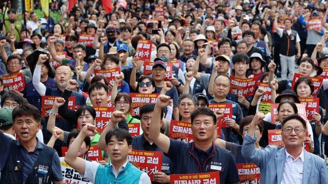 민주노총 등 서울 도심 대규모 집회…