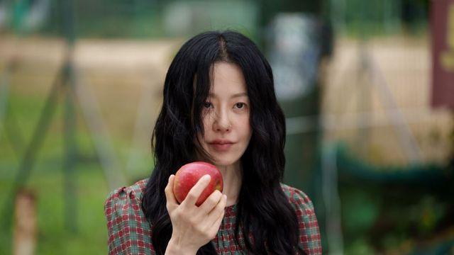 ‘사마귀’ 고현정, 왜 추앙받을까? 오늘(13일) 화제의 빨간 사과 장면 공개