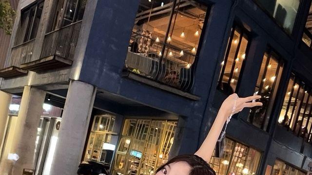 ‘DANCING ALONE’의 주인공 지유, 올 그레이 스트리트 무드로 도심을 물들이다