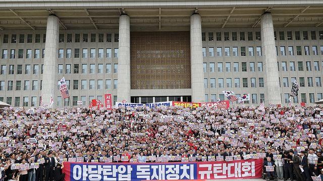 장외투쟁에 한발 걸친 국민의힘…'아스팔트 우파'와도 연대하나