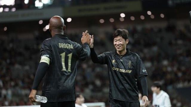 [STN 현장] ‘외계인부터 캡틴까지’ 그 시절 우리가 사랑했던 선수들…해외축구 레전드 32명 상암 총집결