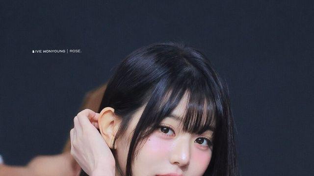오늘자 교복입은 장원영