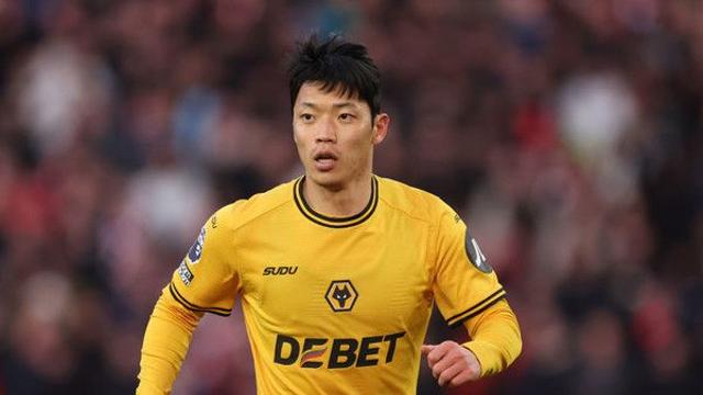 2경기 연속 선발 황희찬, 그러나 투톱에선 뭔가 아쉽다… 아로코다레와 호흡도 글쎄