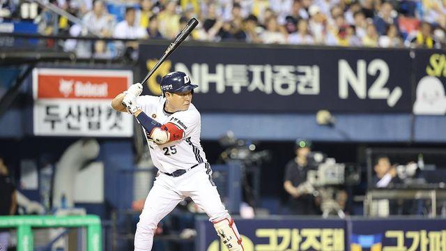 '타율 1위' 두산 양의지, 무릎 통증 탓에 1군 엔트리 제외