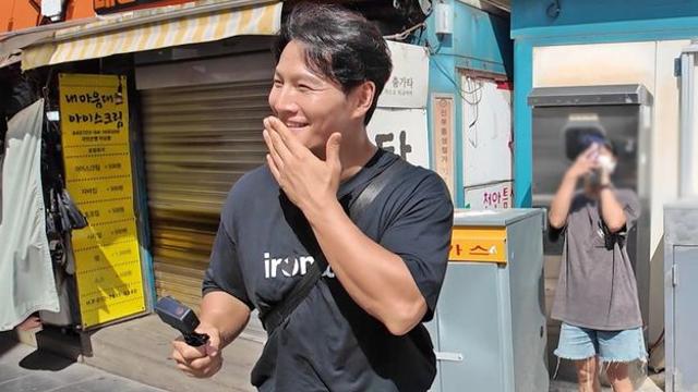 ‘새신랑’ 김종국, 시민 덕담에 당황 왜? (런닝맨)