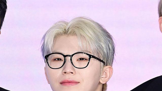'까까머리' 된 세븐틴 우지, 오늘(15일) 현역 입대…