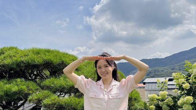 장예원, 핑크 셔츠와 데님 큐롯팬츠로 완성한 산뜻 하이틴 썸머룩