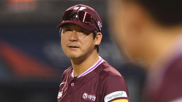 김경문 감독 찾아간 설종진 대행, 김태연 사구 사과…