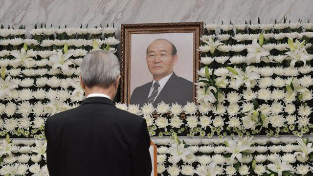 4년째 장지 못 구한 전두환 유해…연희동 자택 마당에 묻히나