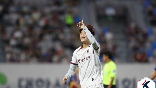 프로축구 광주, 수원FC에 4-2 승리... K리그 5위 도약