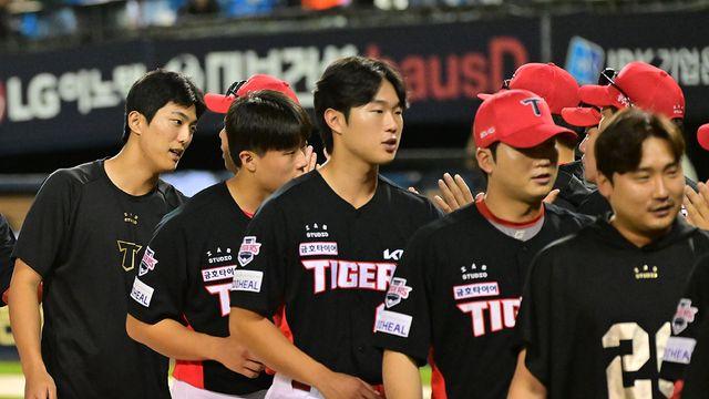 '시즌 첫 승' 이의리, 왜 양현종에게 고마움 전했나…
