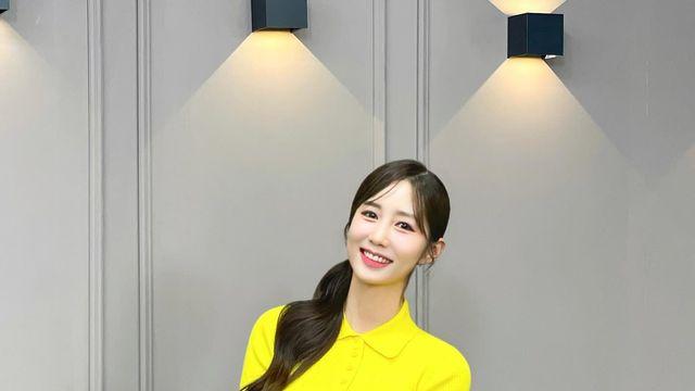 문진희 라운드룩, 활동적인 매력과 우아함을 동시에