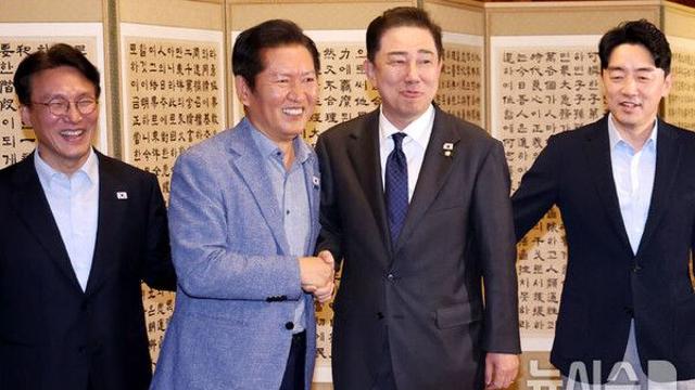 '특검법' 갈등 정청래·김병기, 고위당정대 회동서 악수…