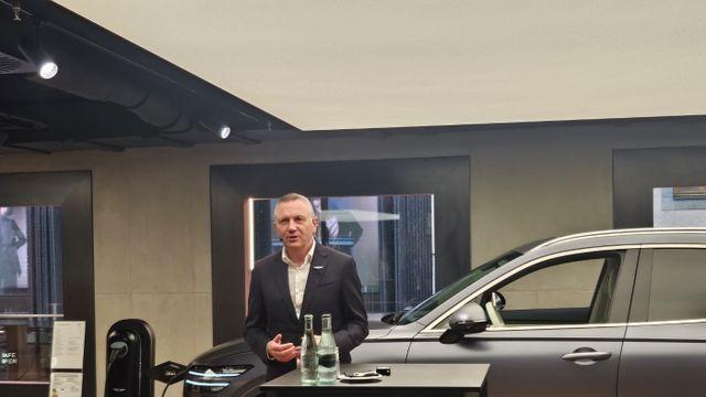 BMW 베테랑 합류한 제네시스, 유럽서 전기차 프리미엄 승부수
